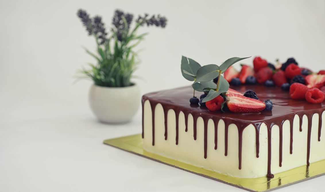 Customized Cake - 1/2 slab 